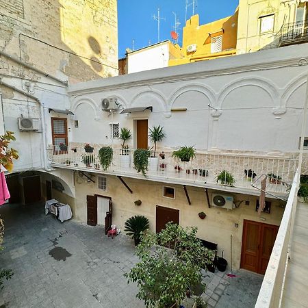 Onny'S House Bed & Breakfast Bari Exterior photo